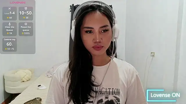 Divine Goddesss online show from 04-19-26, 08:11