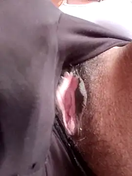 Snapshot of sweet_simmi chatting on 11-18-25, 08:52 sweet simmi online show from 11-18-25, 08:52