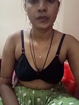 Snapshot of husan-malikaa chatting on 10-12-25, 03:55 husan-malikaa online show from 10-12-25, 03:55