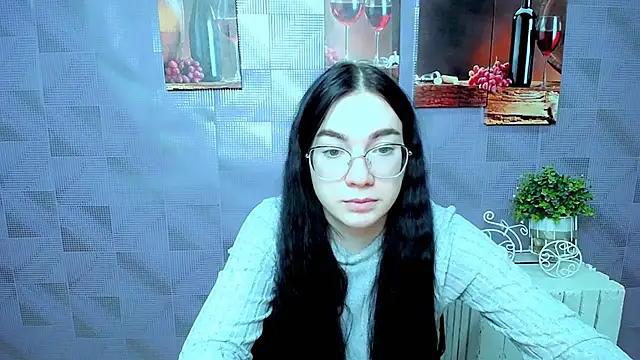 Snapshot of MiraBabe_ chatting on 10-21-25, 07:53 MiraBabe online show from 10-21-25, 07:53