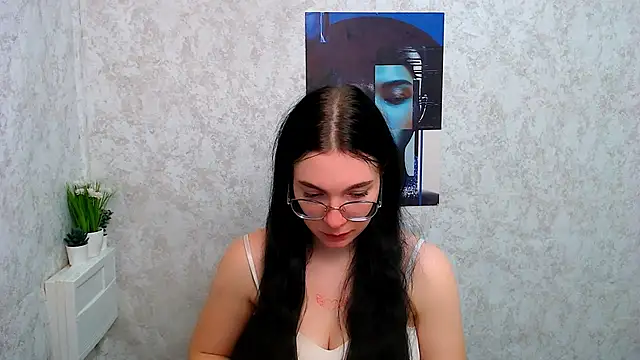 Snapshot of MiraBabe_ chatting on 11-10-25, 10:47 MiraBabe online show from 11-10-25, 10:47