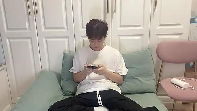 xlong00099 online show from 10-25-25, 10:34