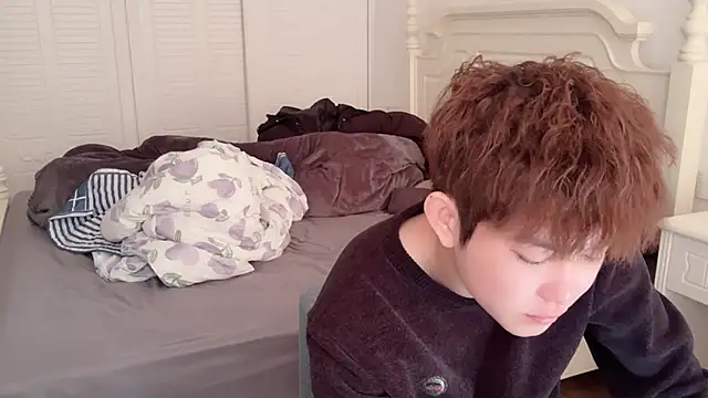 xlong00099 online show from 12-14-25, 05:35