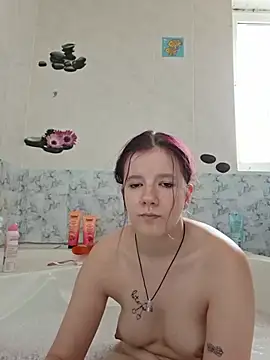 Snapshot of Hot_SkinnyGirl chatting on 06-08-26, 01:22 Hot SkinnyGirl online show from 06-08-26, 01:22