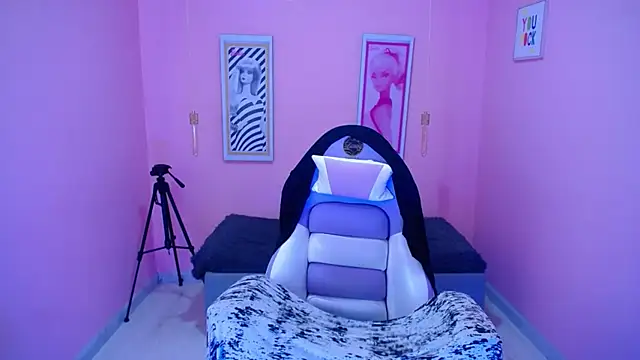 Snapshot of Bunny_poison chatting on 11-30-25, 01:15 Bunny poison online show from 11-30-25, 01:15