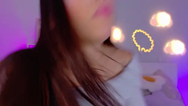 KeendraFox  online show from 10-31-25, 11:33