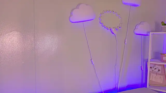 KeendraFox  online show from 04-23-26, 10:03