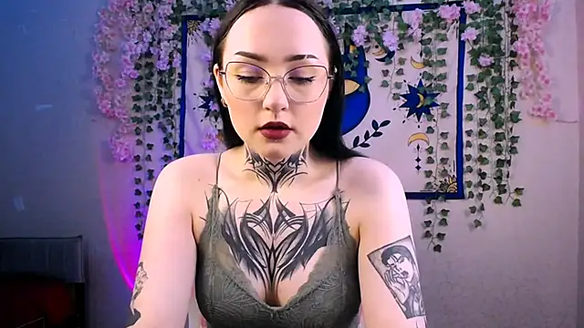 MollyKissy online show from 04-16-26, 04:57