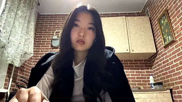 Snapshot of EmmaLeexth chatting on 10-06-25, 02:25 EmmaLeexth online show from 10-06-25, 02:25