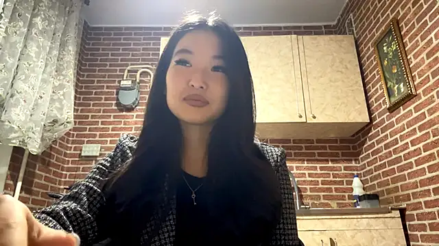 EmmaLeexth online show from 10-30-25, 12:28