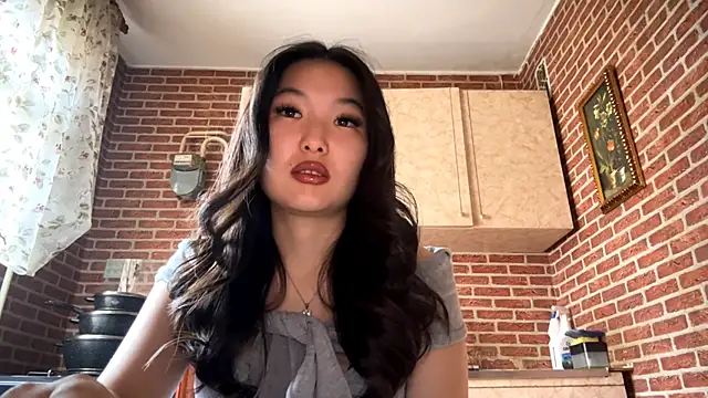 EmmaLeexth online show from 03-16-26, 10:08