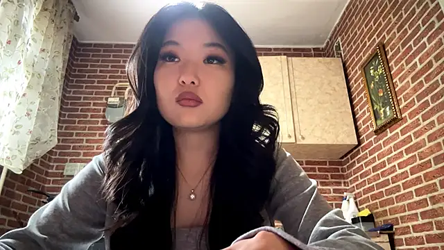 EmmaLeexth online show from 04-02-26, 11:41