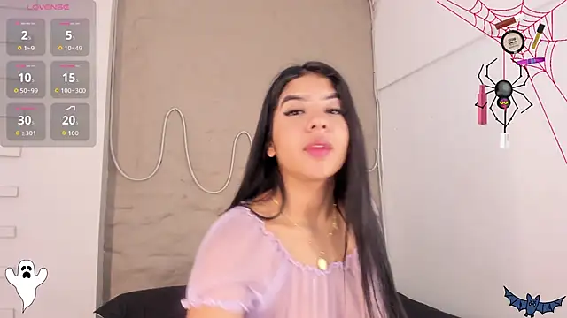 Snapshot of Naomy_gyal chatting on 10-22-25, 07:13 Naomy gyal online show from 10-22-25, 07:13