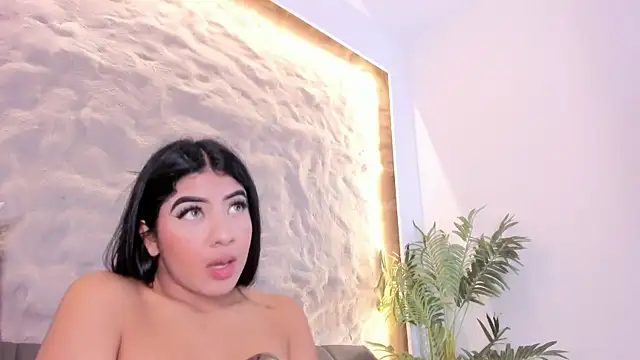 Snapshot of Naomy_gyal chatting on 02-24-26, 06:50 Naomy gyal online show from 02-24-26, 06:50