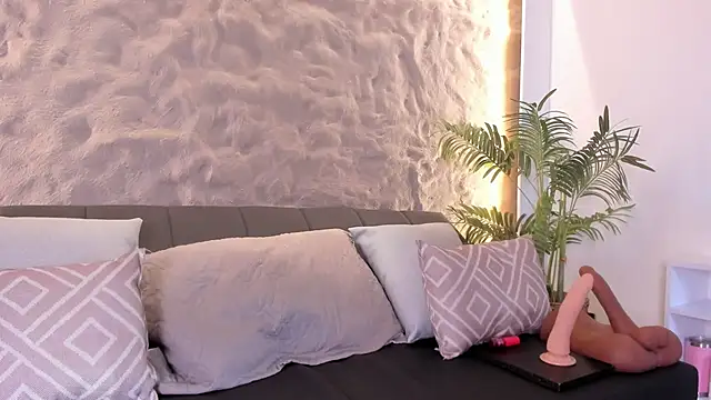 Naomy gyal online show from 02-26-26, 07:24