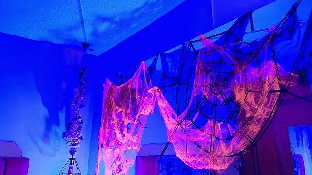 SabrinaV  online show from 10-14-25, 11:33