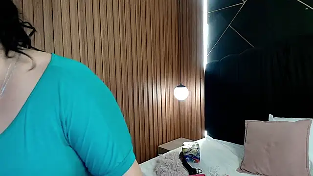 Snapshot of AgataThompson_ chatting on 02-19-26, 08:49 AgataThompson online show from 02-19-26, 08:49