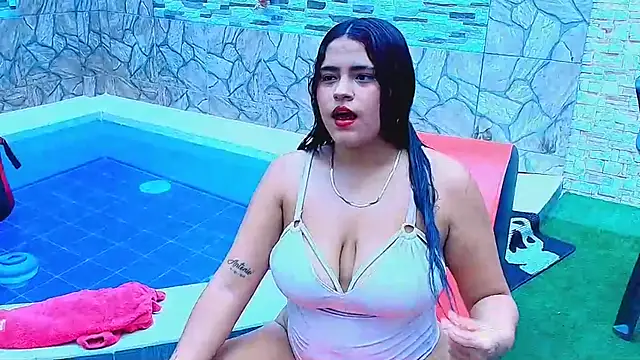 Snapshot of Selenegomezz chatting on 12-05-25, 07:21 Selenegomezz online show from 12-05-25, 07:21