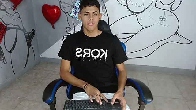 Snapshot of deivid_bigcock1 chatting on 09-25-25, 12:14 deivid bigcock1 online show from 09-25-25, 12:14