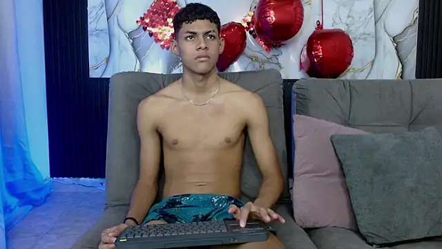 Snapshot of deivid_bigcock1 chatting on 09-30-25, 12:48 deivid bigcock1 online show from 09-30-25, 12:48