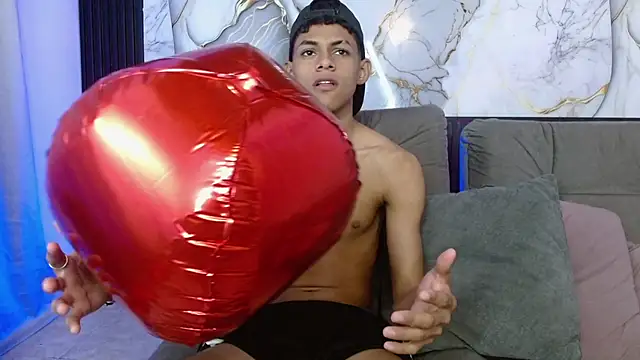 Snapshot of deivid_bigcock1 chatting on 10-02-25, 11:12 deivid bigcock1 online show from 10-02-25, 11:12