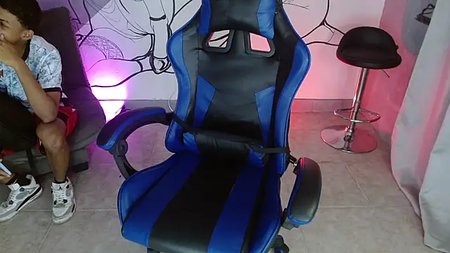 Snapshot of deivid_bigcock1 chatting on 11-18-25, 12:16 deivid bigcock1 online show from 11-18-25, 12:16