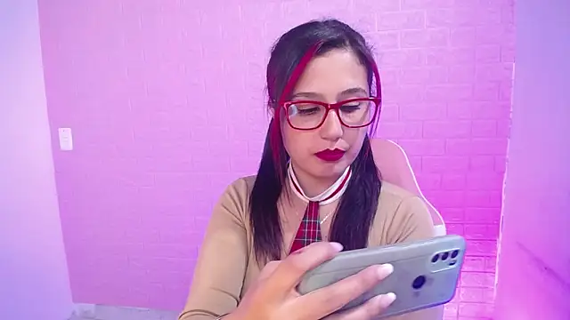 Sara1126  online show from 09-28-25, 04:07