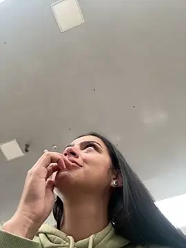 Mia fire666 online show from 04-17-26, 05:49