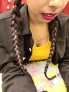 Snapshot of Sweets-jaanu chatting on 01-05-26, 05:27 Sweets-jaanu online show from 01-05-26, 05:27