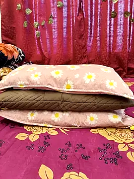 Snapshot of Sweets-jaanu chatting on 01-07-26, 05:43 Sweets-jaanu online show from 01-07-26, 05:43