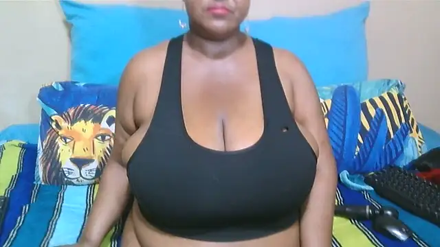Snapshot of GAIGANTICBOOBS chatting on 04-12-26, 07:52 GAIGANTICBOOBS online show from 04-12-26, 07:52
