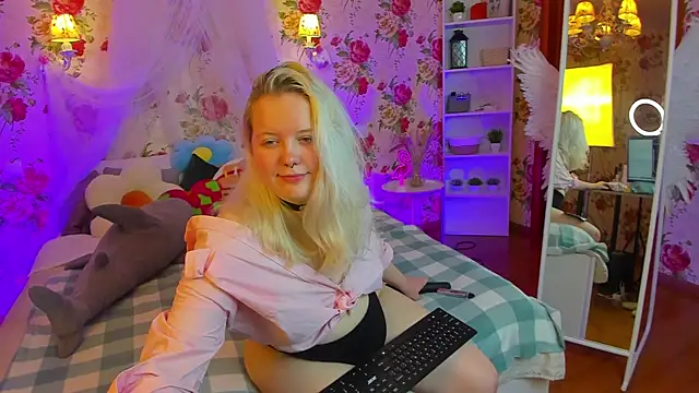 RoseThomas  online show from 11-07-25, 08:36