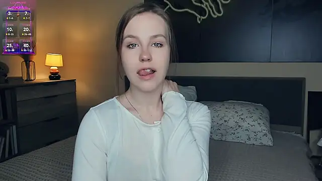 Snapshot of MaliaBourraine chatting on 10-14-25, 07:09 MaliaBourraine online show from 10-14-25, 07:09