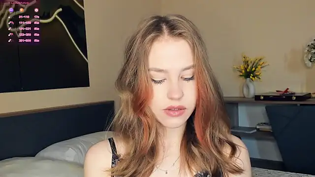 MaliaBourraine online show from 04-12-26, 07:13