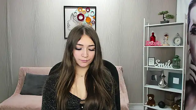 Snapshot of EllaClarke chatting on 02-15-26, 12:03 EllaClarke online show from 02-15-26, 12:03