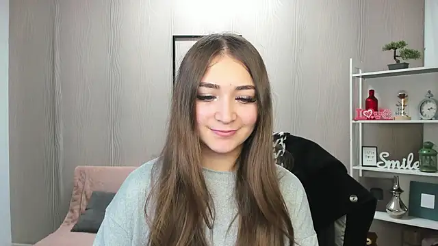 Snapshot of EllaClarke chatting on 02-17-26, 12:12 EllaClarke online show from 02-17-26, 12:12