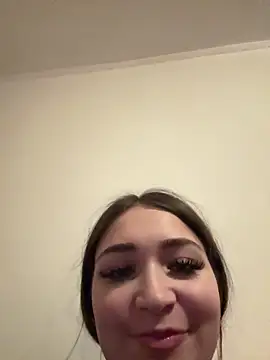 Snapshot of EllaClarke chatting on 02-25-26, 03:32 EllaClarke online show from 02-25-26, 03:32