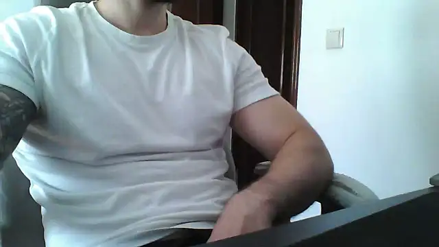 Snapshot of yourfantasy777 chatting on 07-01-26, 03:45 yourfantasy777 online show from 07-01-26, 03:45