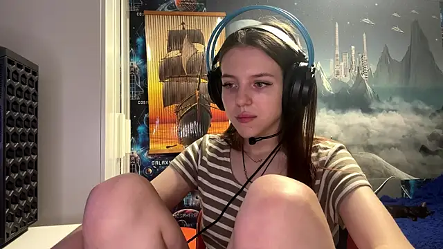 Snapshot of Elira_Breeze chatting on 11-07-25, 01:55 Elira Breeze online show from 11-07-25, 01:55