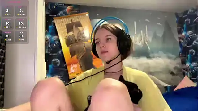 Snapshot of Elira_Breeze chatting on 12-14-25, 03:06 Elira Breeze online show from 12-14-25, 03:06