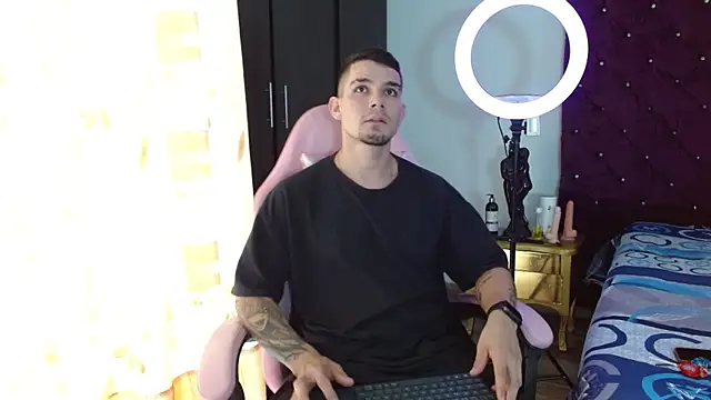 BooyHott  online show from 11-04-25, 06:40