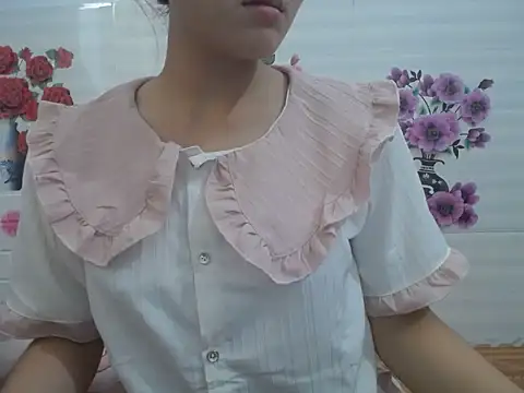 Snapshot of Hannie_26 chatting on 10-18-25, 04:15 Hannie 26 online show from 10-18-25, 04:15