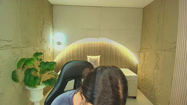 dany r  online show from 12-18-25, 01:06