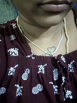 Snapshot of sweetqueen143 chatting on 09-24-25, 01:25 sweetqueen143 online show from 09-24-25, 01:25