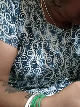 Snapshot of sweetqueen143 chatting on 09-27-25, 04:12 sweetqueen143 online show from 09-27-25, 04:12