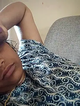 Snapshot of sweetqueen143 chatting on 09-29-25, 03:00 sweetqueen143 online show from 09-29-25, 03:00