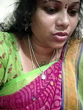 Snapshot of sweetqueen143 chatting on 09-29-25, 03:06 sweetqueen143 online show from 09-29-25, 03:06