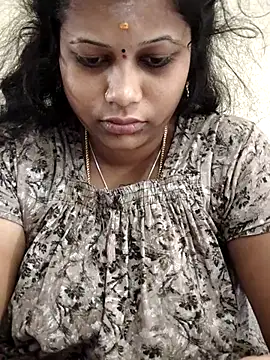 Snapshot of sweetqueen143 chatting on 10-01-25, 05:02 sweetqueen143 online show from 10-01-25, 05:02