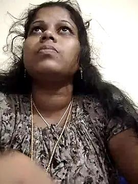 Snapshot of sweetqueen143 chatting on 10-01-25, 05:30 sweetqueen143 online show from 10-01-25, 05:30