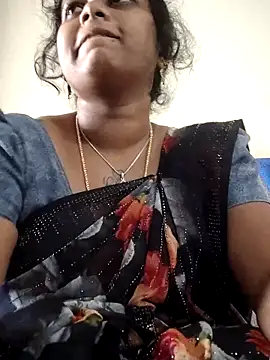 Snapshot of sweetqueen143 chatting on 10-03-25, 05:48 sweetqueen143 online show from 10-03-25, 05:48